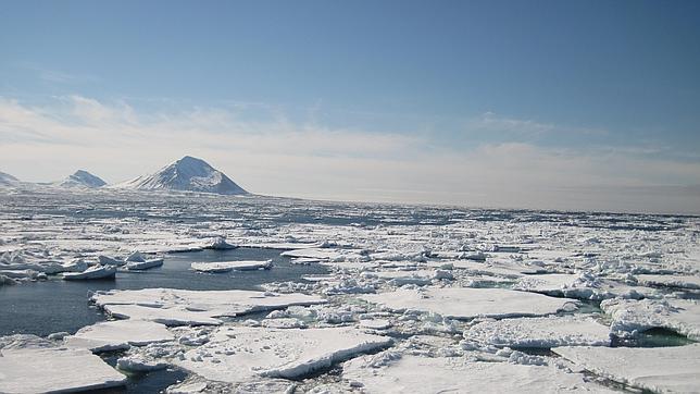 La Cantidad Y Grosor De La Capa De Hielo En El Ártico Disminuyen Hasta