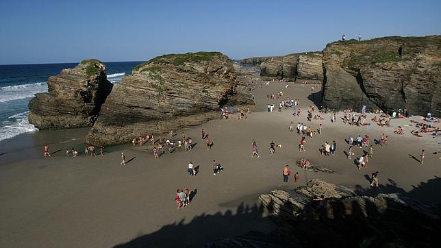 Coto a las avalanchas en Las Catedrales: solo podrán recibir 5.000 visitas diarias