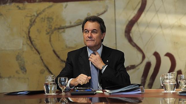 Cuenta atrás para la consulta del 9-N: Artur Mas comienza a tirar la toalla