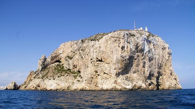 Jávea acusa de «poco respeto institucional» a Ripoll por sus intenciones con el faro