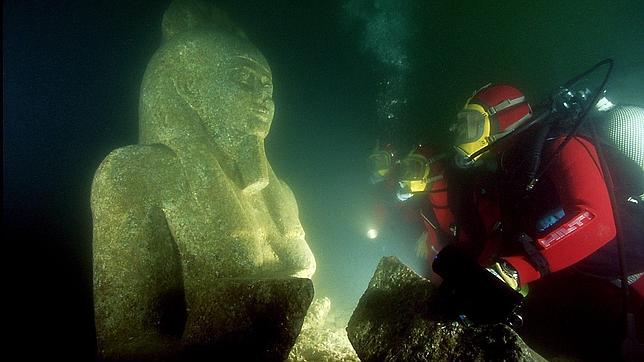 La estatua del dios Hapi (dios de las inundaciones del Nilo y de la fertilidad), encontrada cerca del templo de la ciudad sumergida de Heraclion