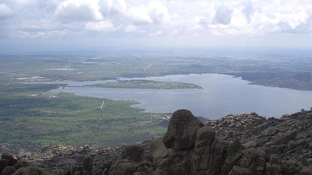 El embalse de Santilla desde la Pedriza