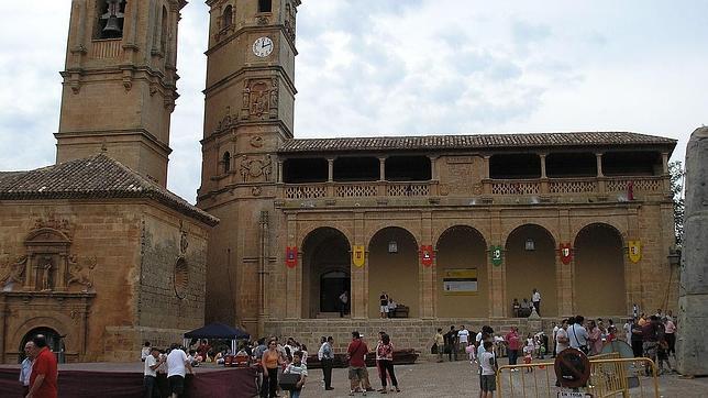 Algunas de las plazas mayores con más encanto de España