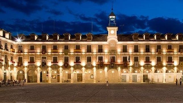 Algunas de las plazas mayores con más encanto de España