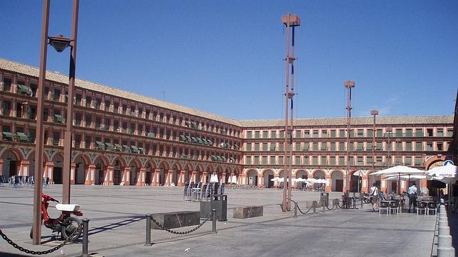 Algunas de las plazas mayores con más encanto de España