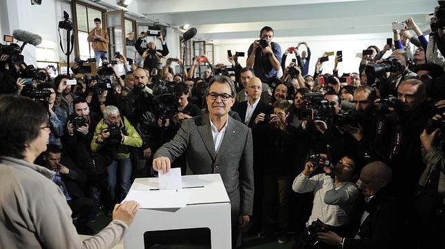 Artur Mas vota el 9-N