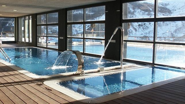 Diez tentadores hoteles con spa y vistas a la nieve