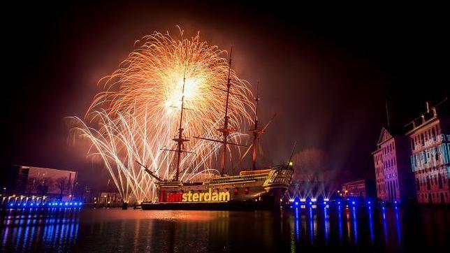 Fuegos artificiales para recibir a 2015, en Ámsterdam