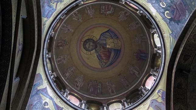 ¿Qué hace esta escalera en una ventana del Santo Sepulcro desde 1757?