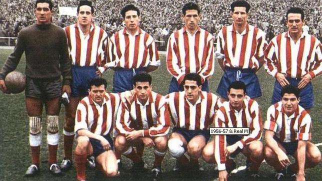 Una formación del Atlético en 1957