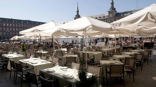 La terraza de Los Galayos se despliega en plena Plaza Mayor