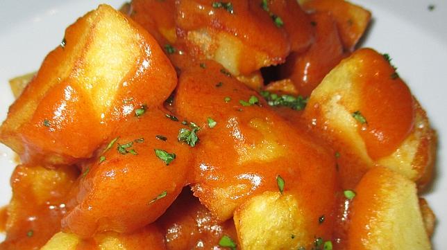 Diez sitios imprescindibles para comer patatas bravas en España