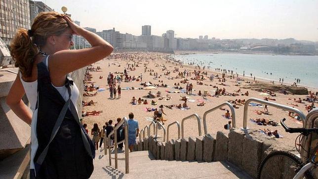 Playa de Riazor, en pleno verano