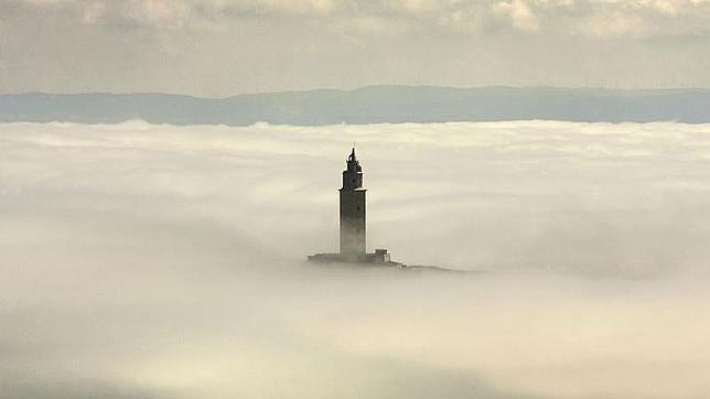 La Torre, un día de niebla