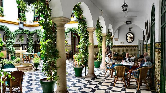 Patio del Círculo de la Amistad, en Cabra