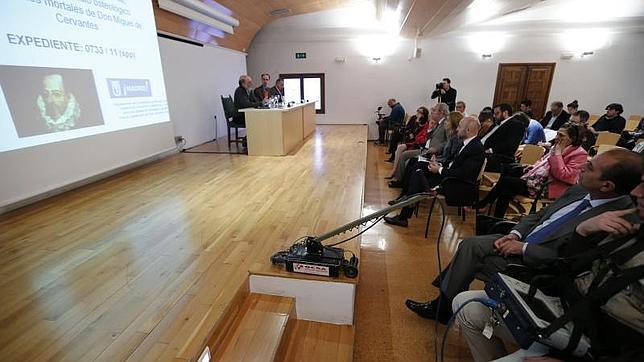 La presentación a los medios del proyecto tuvo que ser traslada a una sala más grande que la de la imagen