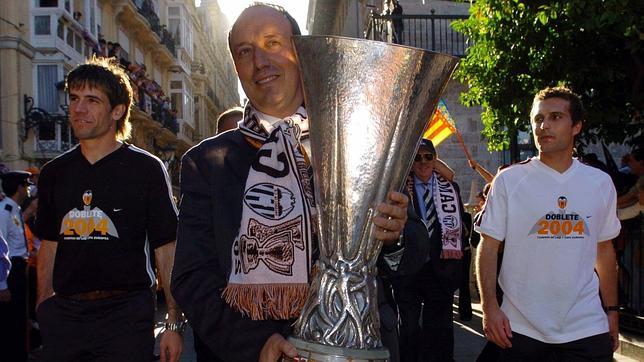 Benítez, Liga y Europa League en 2004 con el Valencia