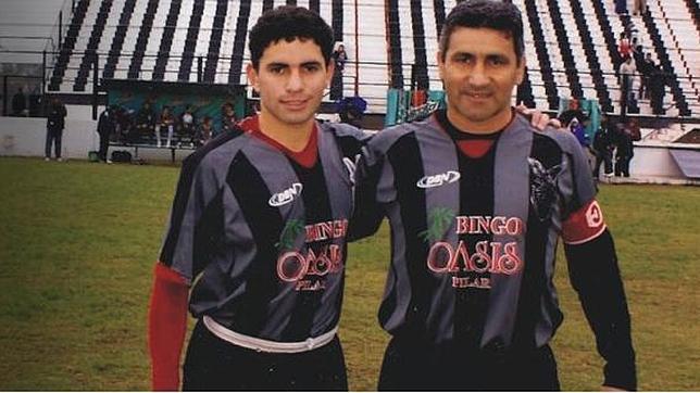 Padre e hijo, durante un encuentro