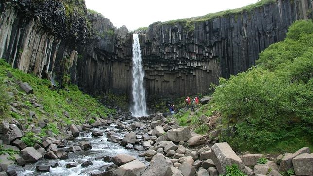 Svartifoss, en el Parque Ncional de Vatnajökull