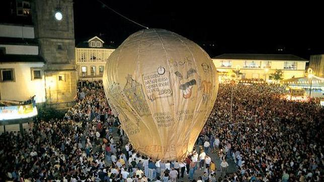 La noche del domingo se producirá la salida del Globo de Betanzos